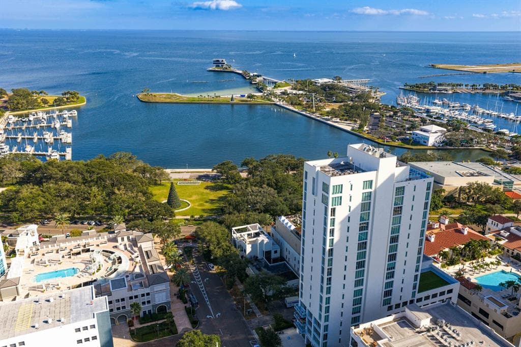 176 4TH AVENUE NE UNIT 1002 ST PETERSBURG, FL 33701