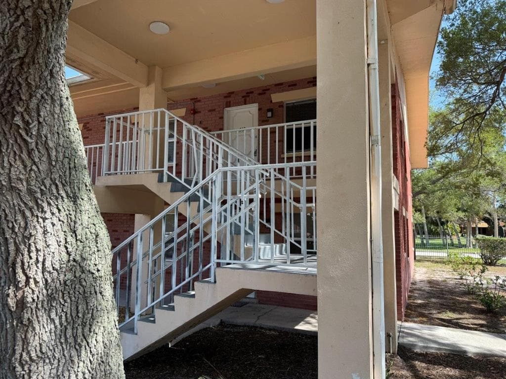 3301 58TH AVENUE S UNIT 512 ST PETERSBURG, FL 33712