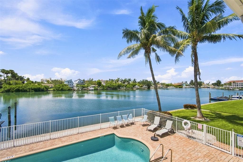 12100 CAPRI CIRCLE S UNIT 204 TREASURE ISLAND, FL 33706