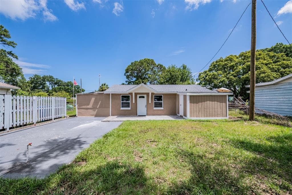 636 STREMMA ROAD LARGO, FL 33770