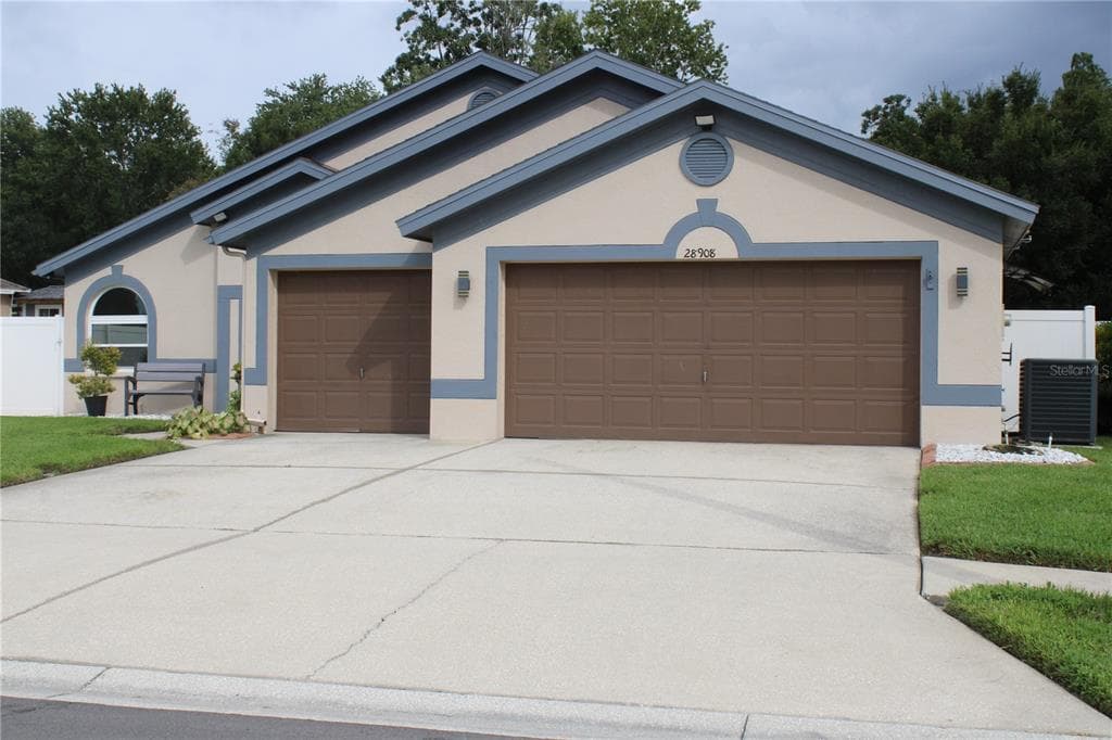 28908 RAINDANCE AVENUE WESLEY CHAPEL, FL 33543
