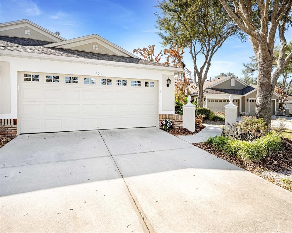 5911 PHOEBENEST DRIVE LITHIA, FL 33547