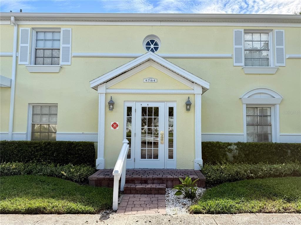 4784 BEACH DRIVE SE UNIT B ST PETERSBURG, FL 33705