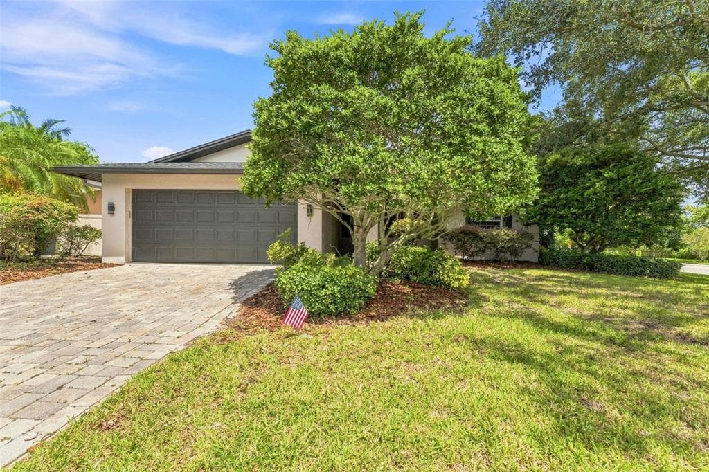 300 N BAY HILLS BOULEVARD SAFETY HARBOR, FL 34695