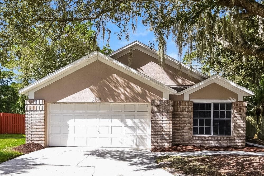 13709 VALLEYBROOKE LANE ORLANDO, FL 32826