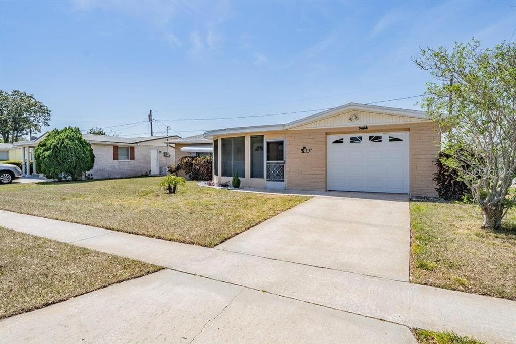 2107 MAUREEN DRIVE HOLIDAY, FL 34690