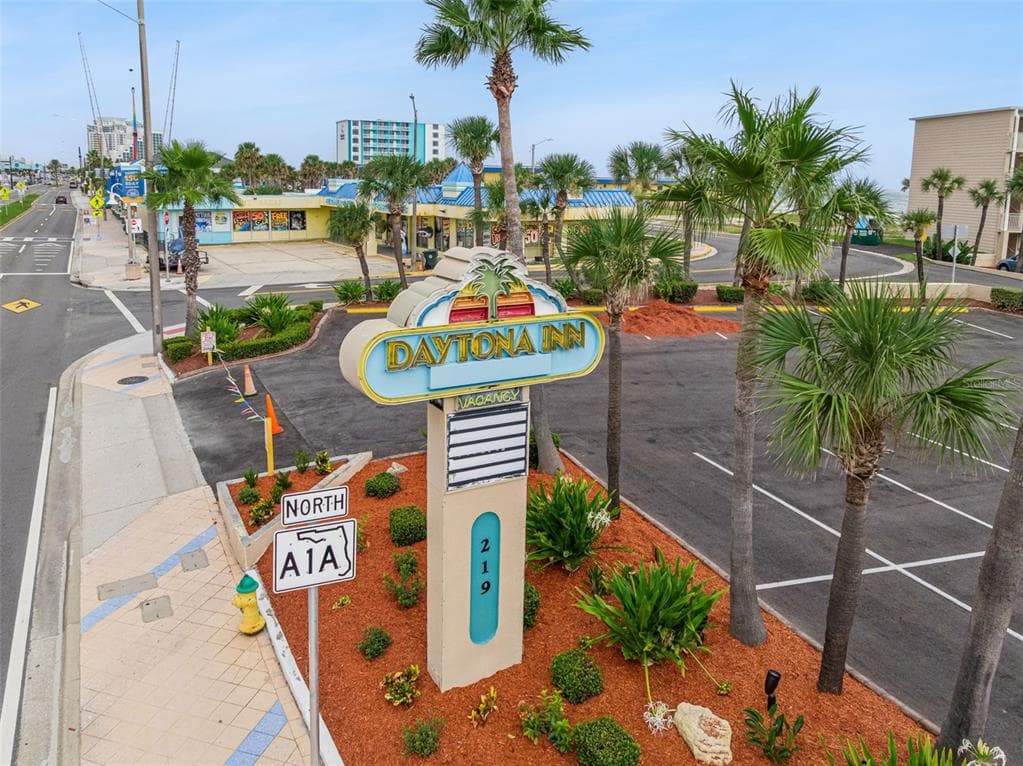 219 S ATLANTIC AVENUE UNIT 113 DAYTONA BEACH, FL 32118