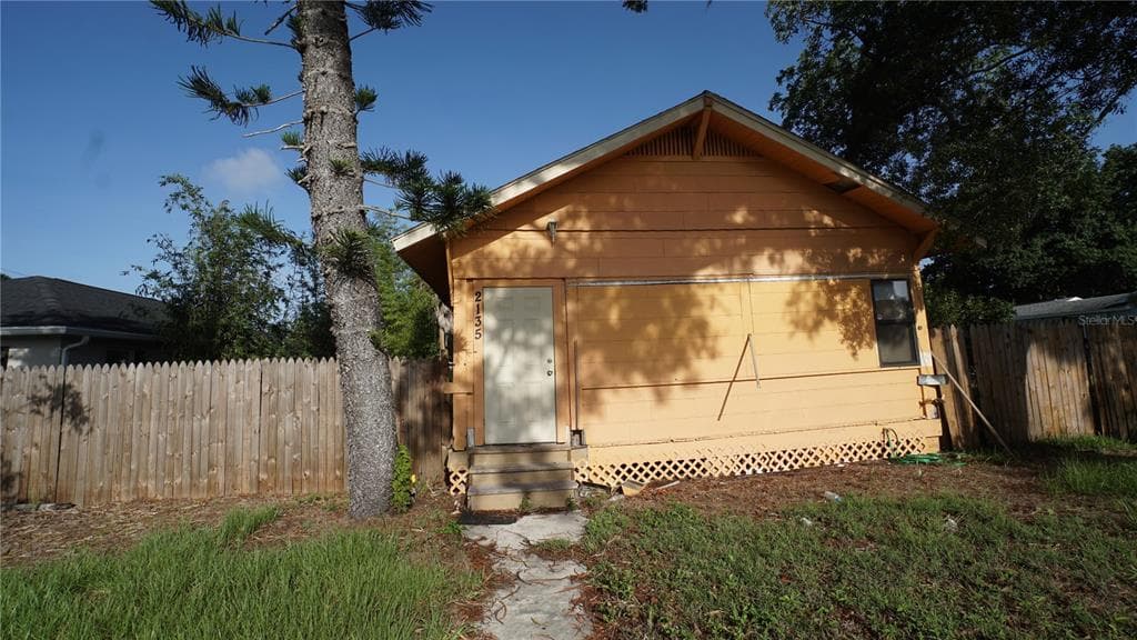 2135 44TH STREET S ST PETERSBURG, FL 33711