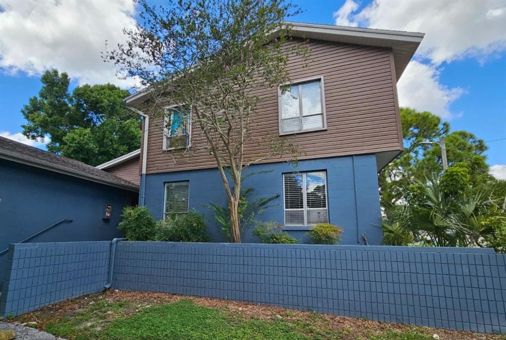 7610 W POWHATAN AVENUE UNIT 3 TAMPA, FL 33615