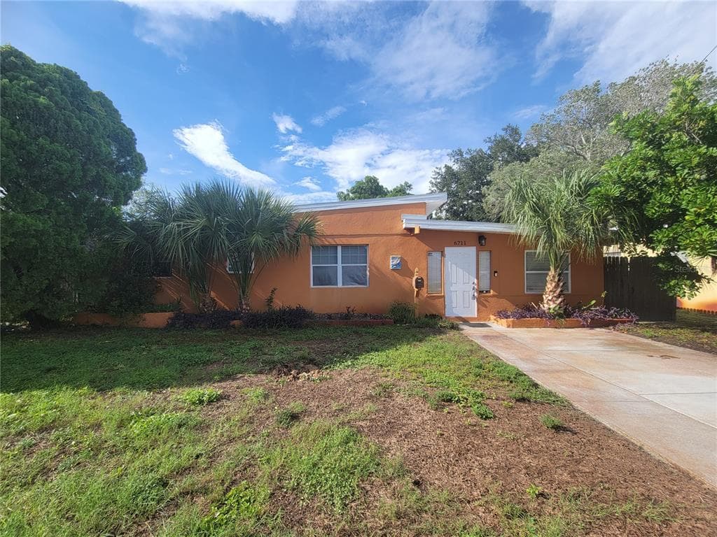 6711 DARTMOUTH AVENUE N ST PETERSBURG, FL 33710