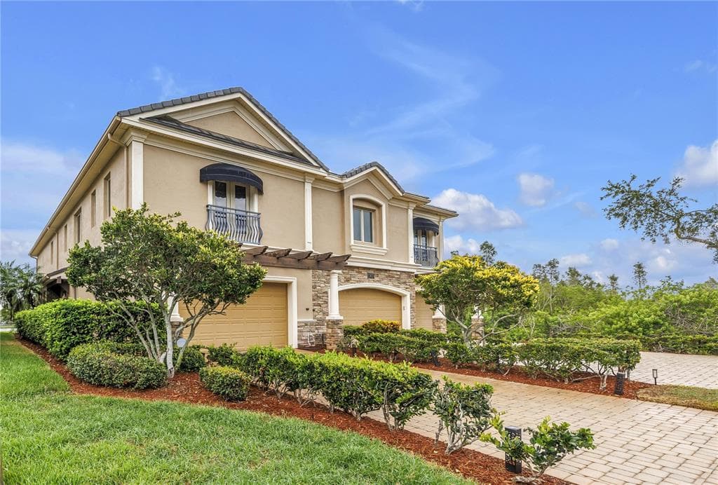 651 SAXONY BOULEVARD ST PETERSBURG, FL 33716