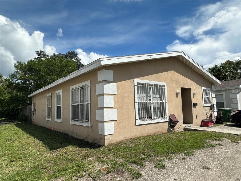 2305 E 28TH AVENUE TAMPA, FL 33605