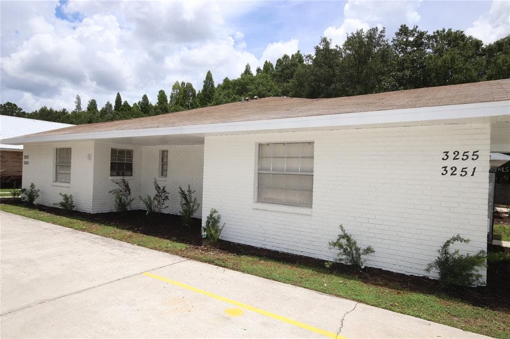 3255 BLOOMINGDALE VILLAS COURT BRANDON, FL 33511