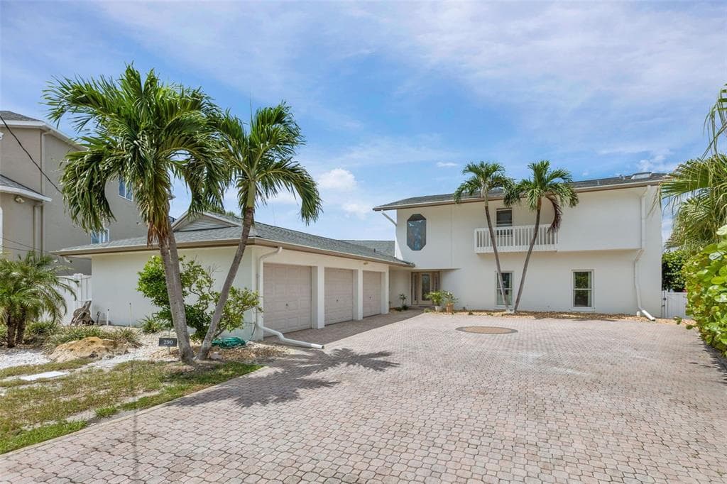 290 BAYSIDE DRIVE CLEARWATER, FL 33767