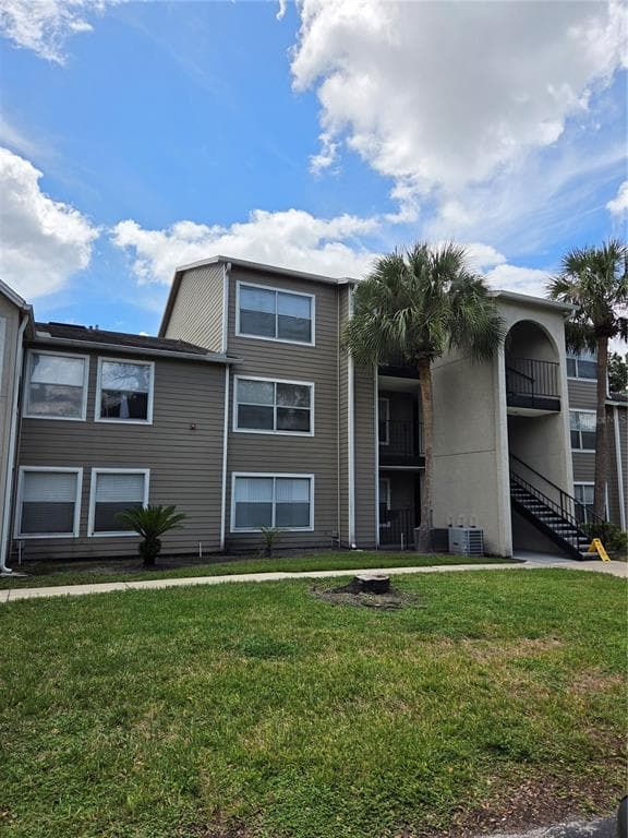4704 WALDEN CIRCLE UNIT 32 ORLANDO, FL 32811