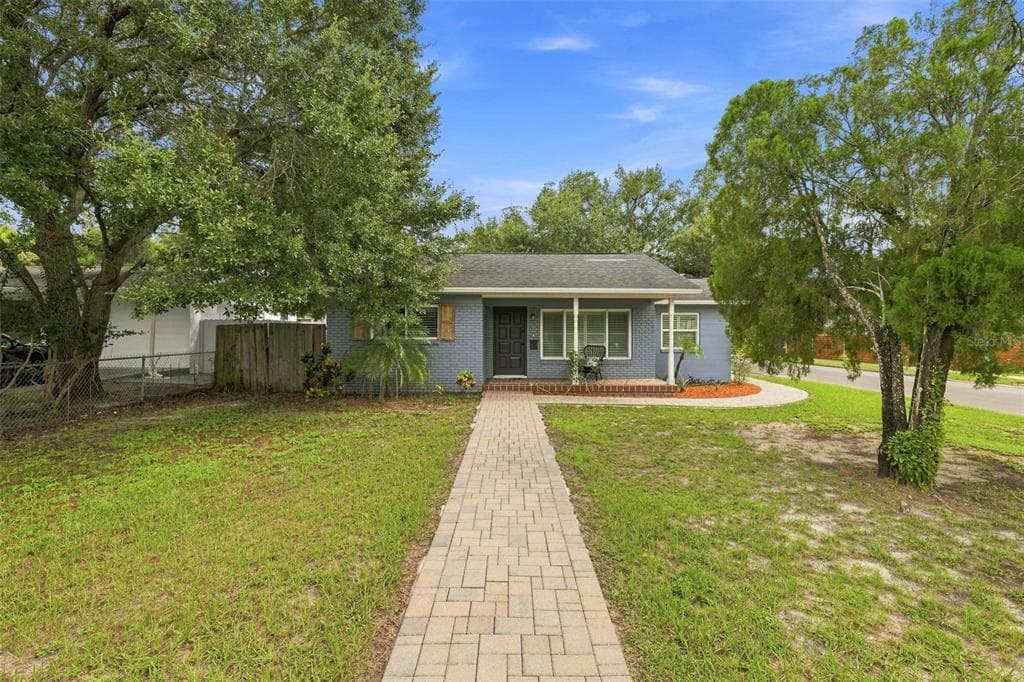 2001 E HANNA AVENUE TAMPA, FL 33610