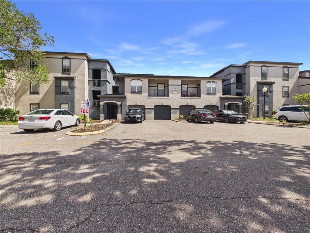 8513 LUCUYA WAY UNIT 308 TEMPLE TERRACE, FL 33637