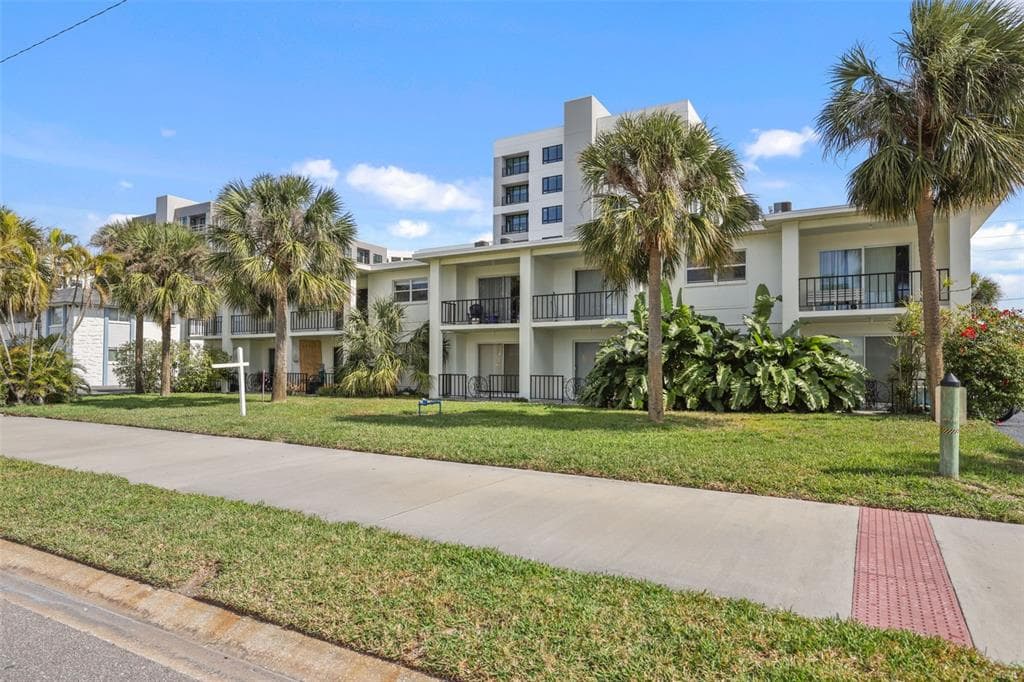 4420 37TH STREET S UNIT 10 ST PETERSBURG, FL 33711