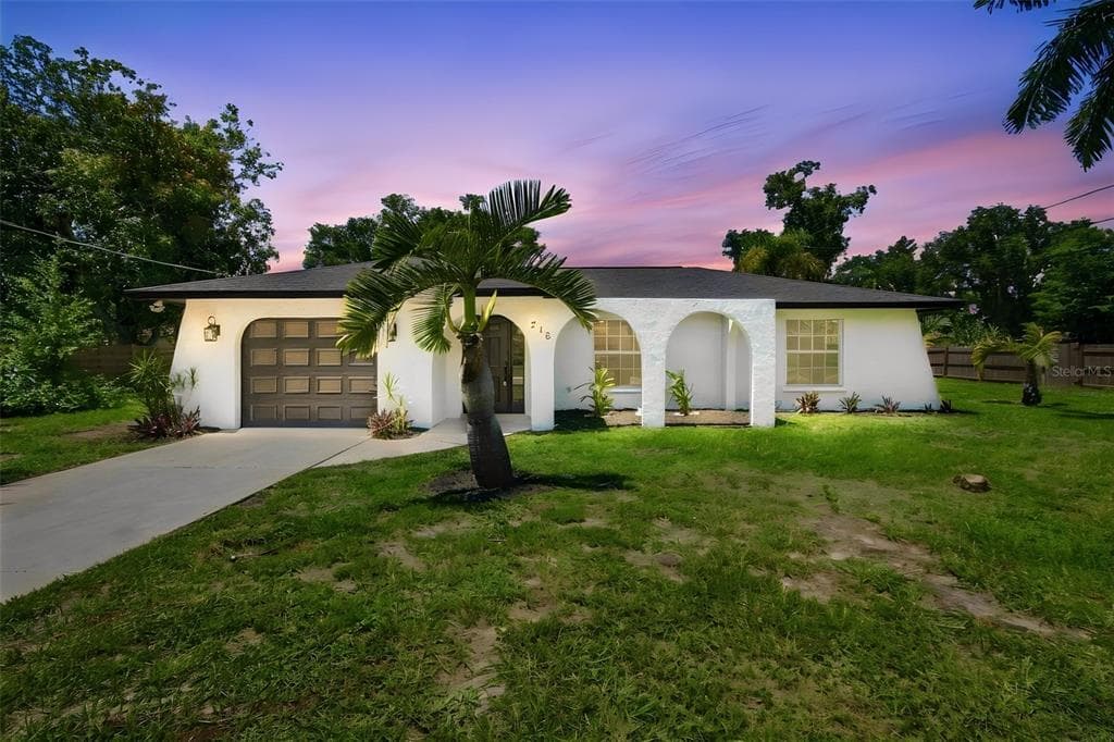 216 23RD STREET E BRADENTON, FL 34208