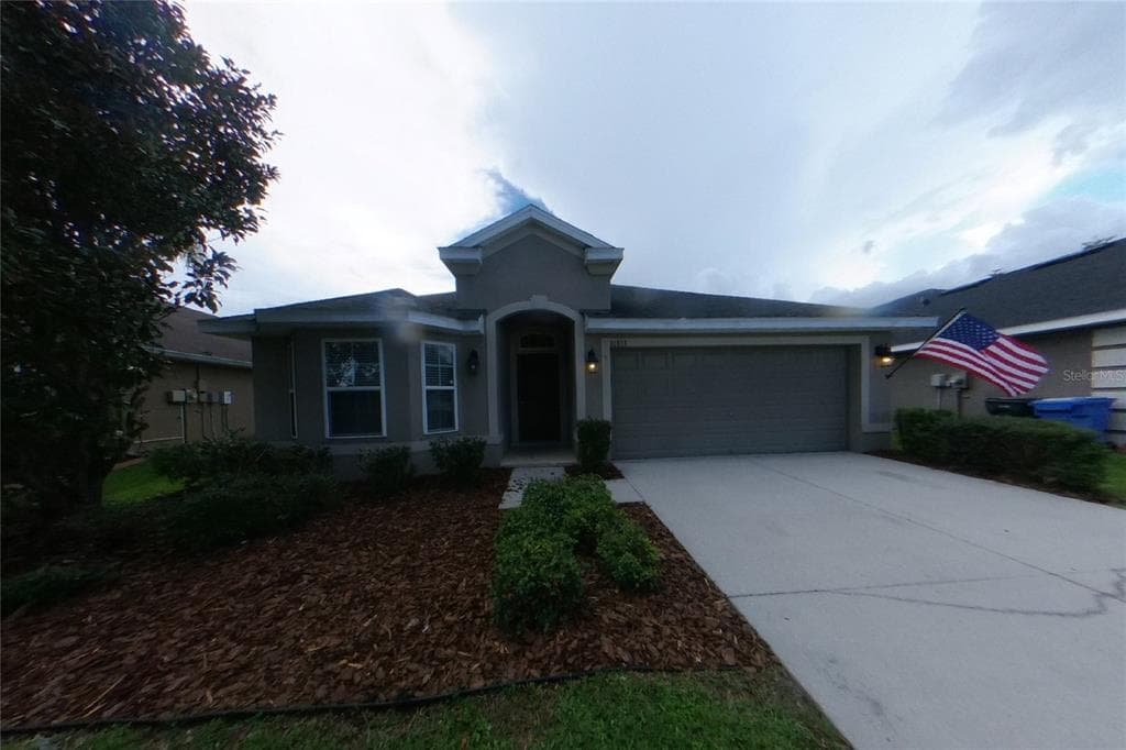 10853 KIRKWALL PORT DRIVE WIMAUMA, FL 33598