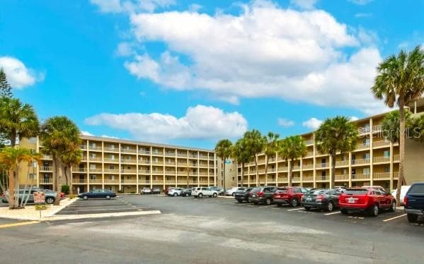 3753 LAKE BAYSHORE DRIVE UNIT 305 BRADENTON, FL