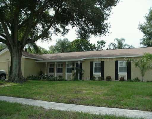 2520 LAKE ELLEN CREEK TAMPA, FL 33618