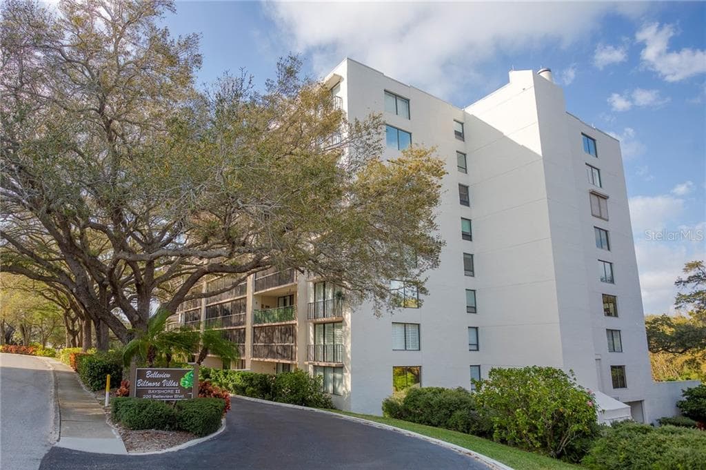 220 BELLEVIEW BOULEVARD UNIT 512 BELLEAIR, FL 33756