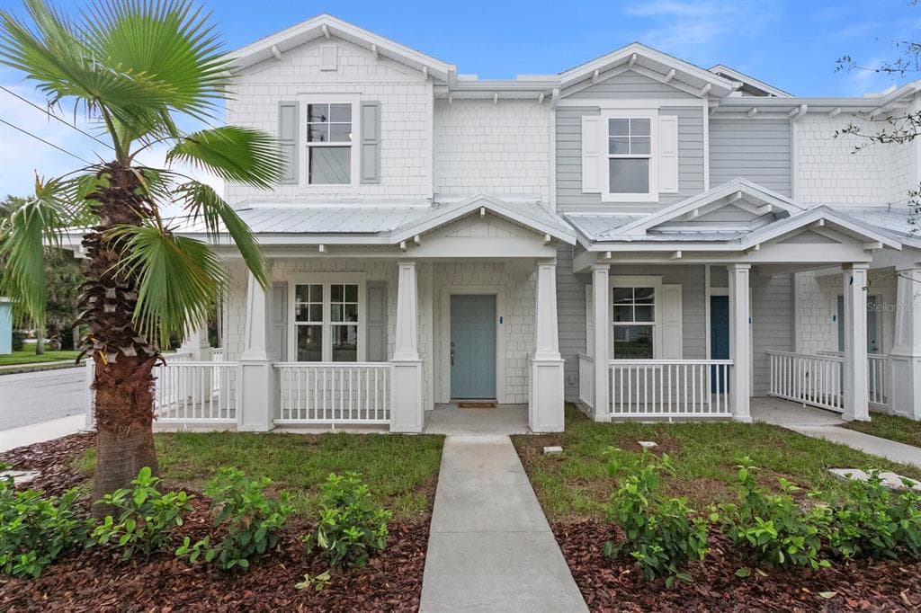 147 RING AVE N TARPON SPRINGS, FL 34689