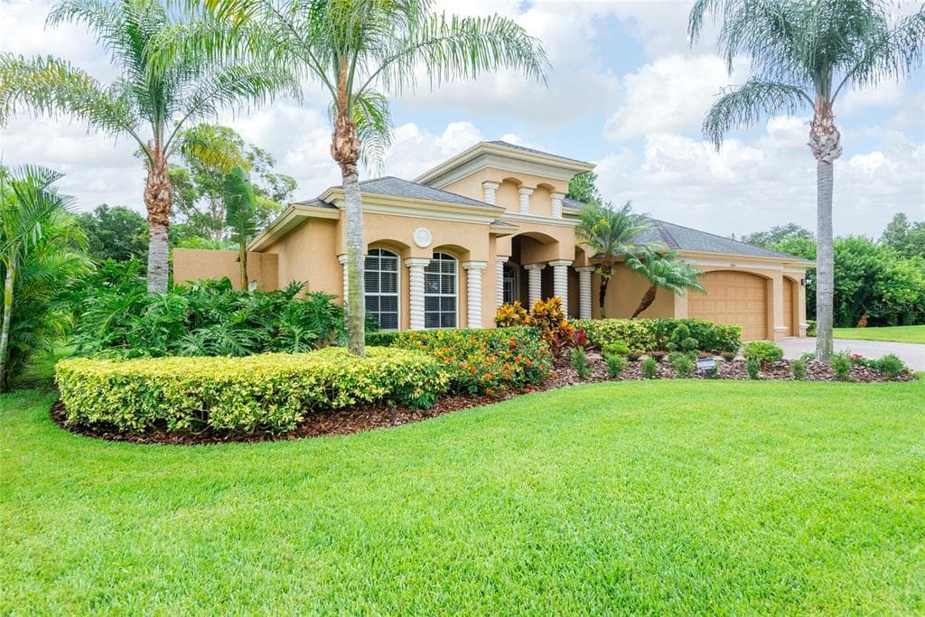 5651 CHARMANT DR CLEARWATER, FL 33760