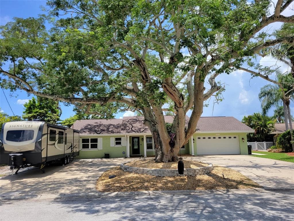 3924 W EDEN ROC CIRCLE