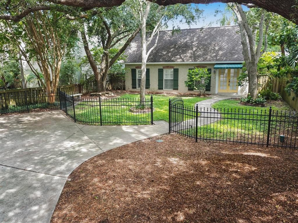 3009 W PALMIRA AVENUE TAMPA, FL 33629