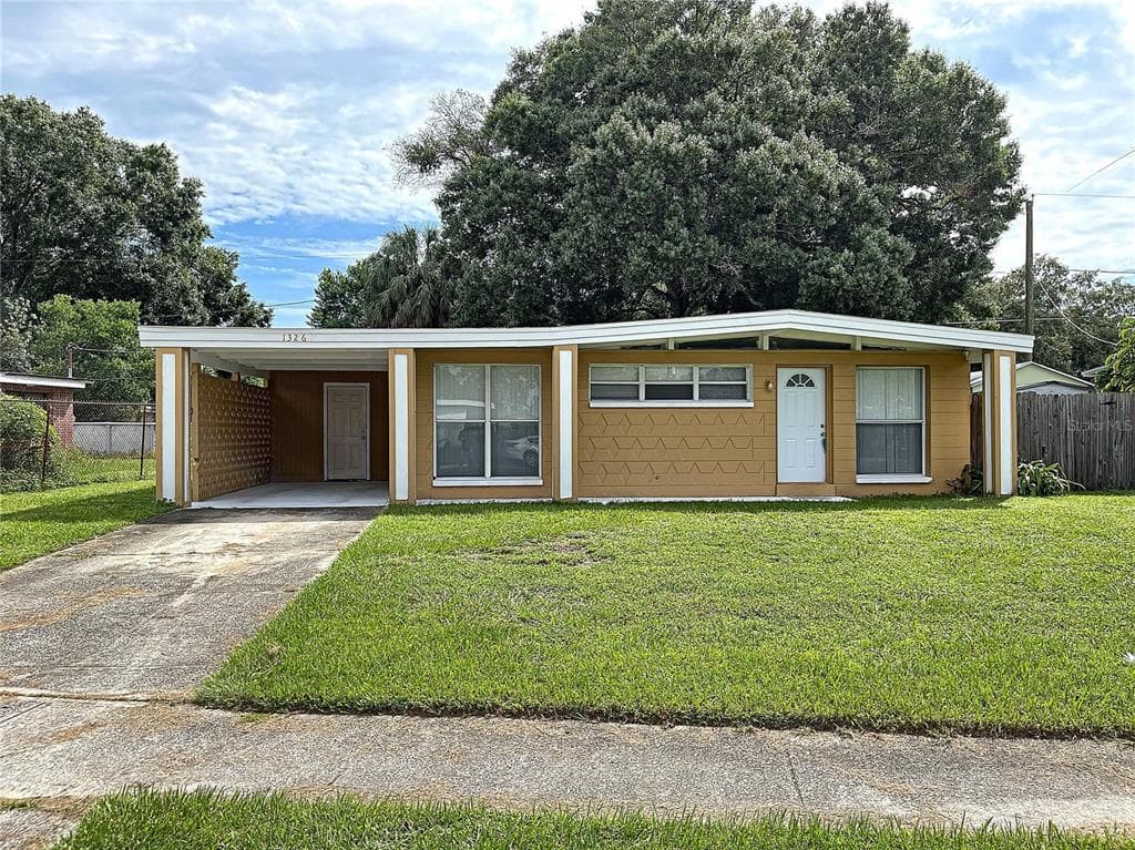 1326 WARRINGTON WAY TAMPA, FL 33619