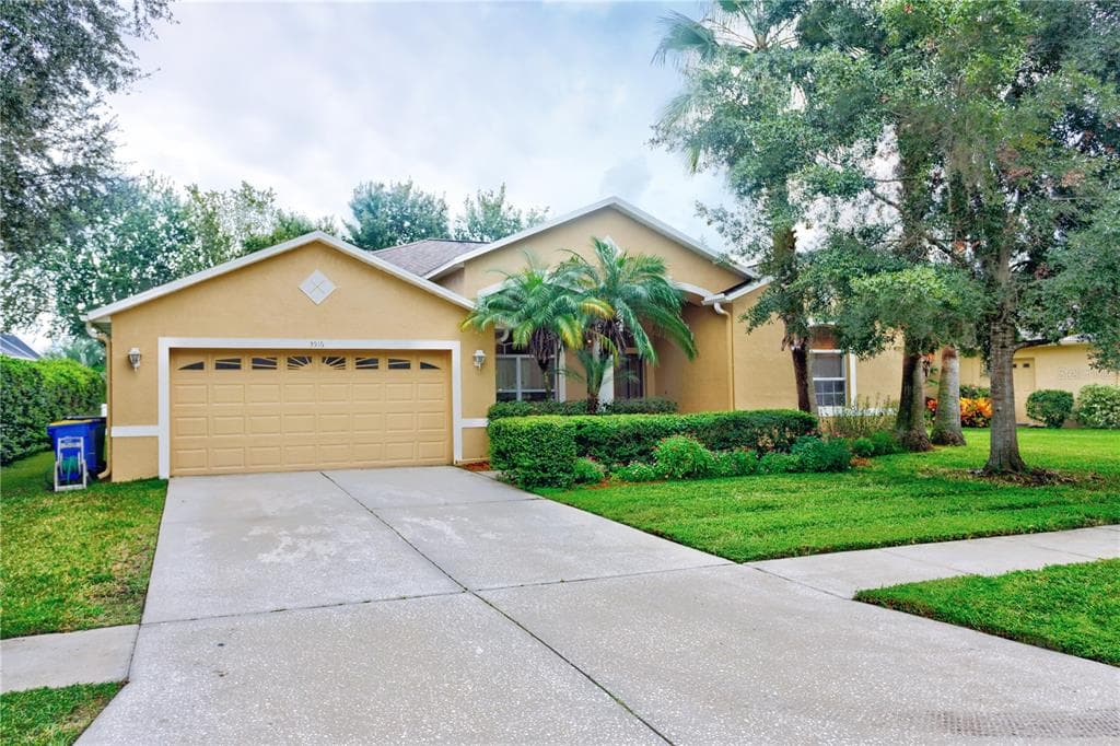 3516 GRAND FORKS DRIVE LAND O LAKES, FL 34639