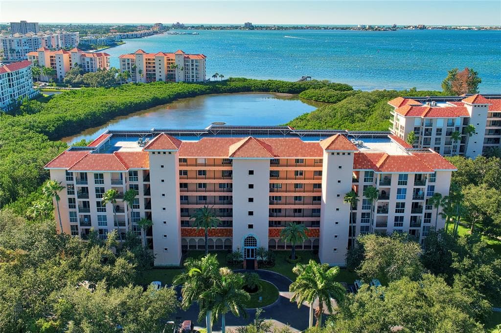 4750 DOLPHIN CAY LANE S UNIT 101 ST PETERSBURG, FL 33711