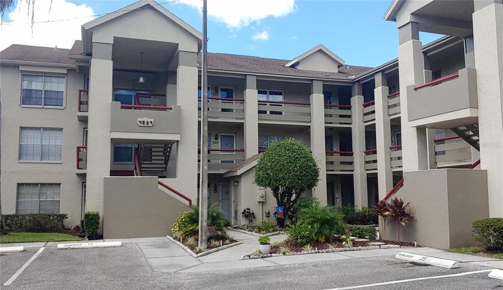 4529 WHITTON WAY UNIT 225 NEW PORT RICHEY, FL 34653