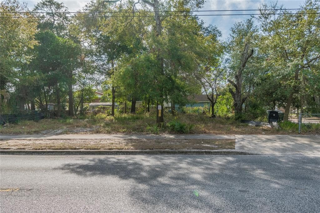 3605 E OSBORNE AVENUE TAMPA, FL 33610