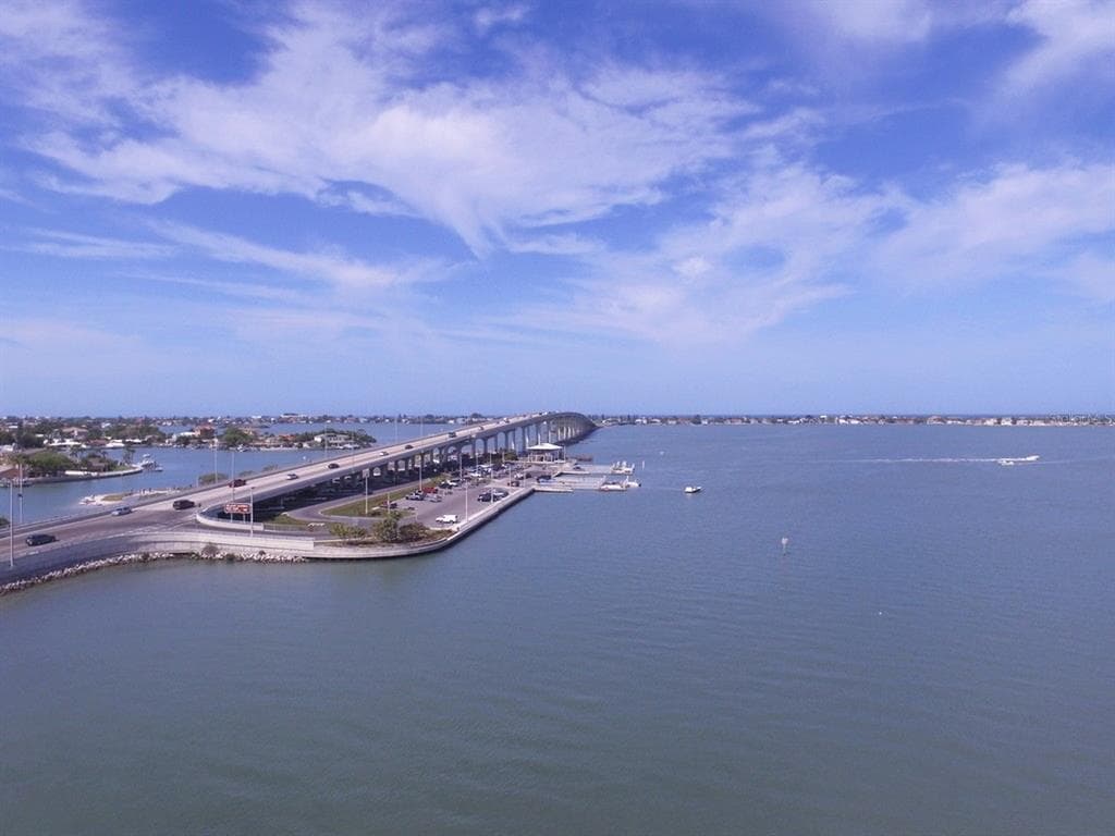 100 BLUFF VIEW DRIVE UNIT 301A