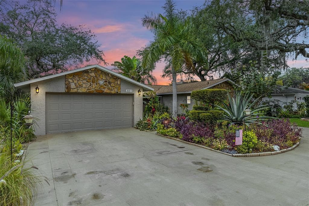 8811 FOREST LAKE DRIVE PORT RICHEY, FL 34668