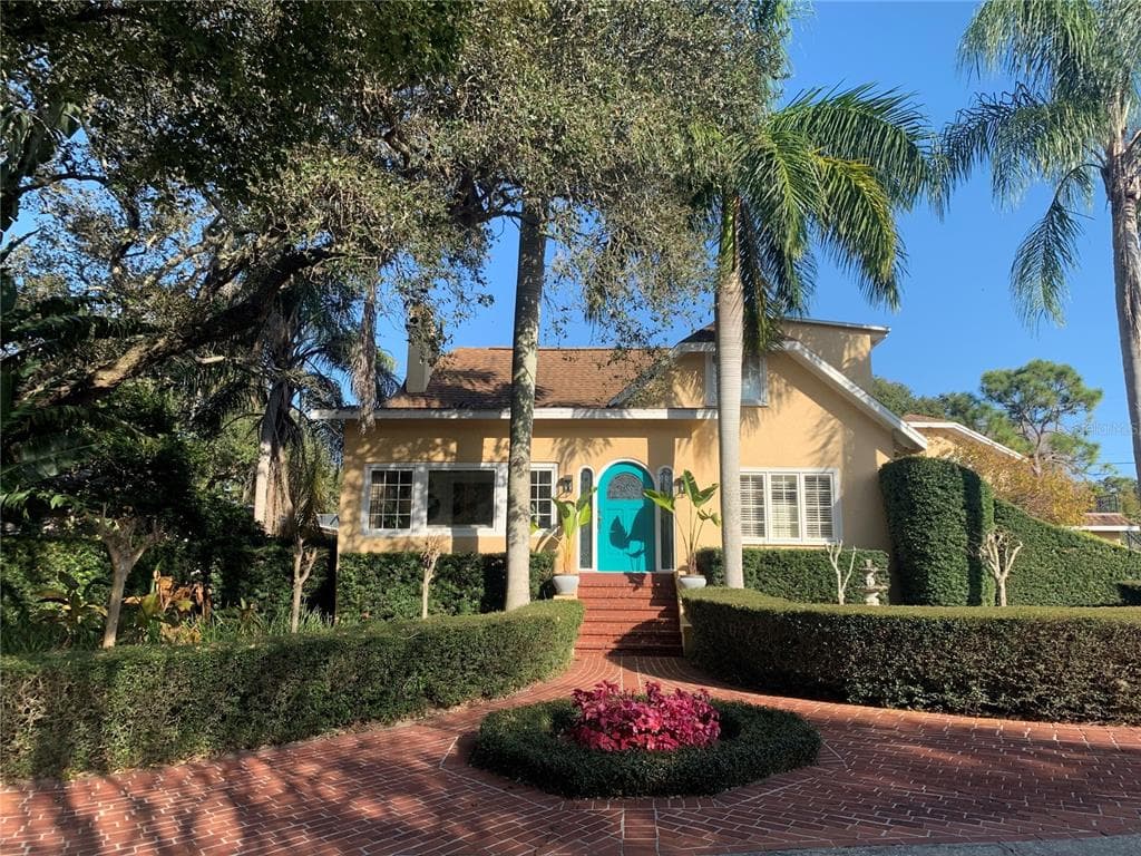 1717 PEACEFUL AVENUE BELLEAIR, FL 33756