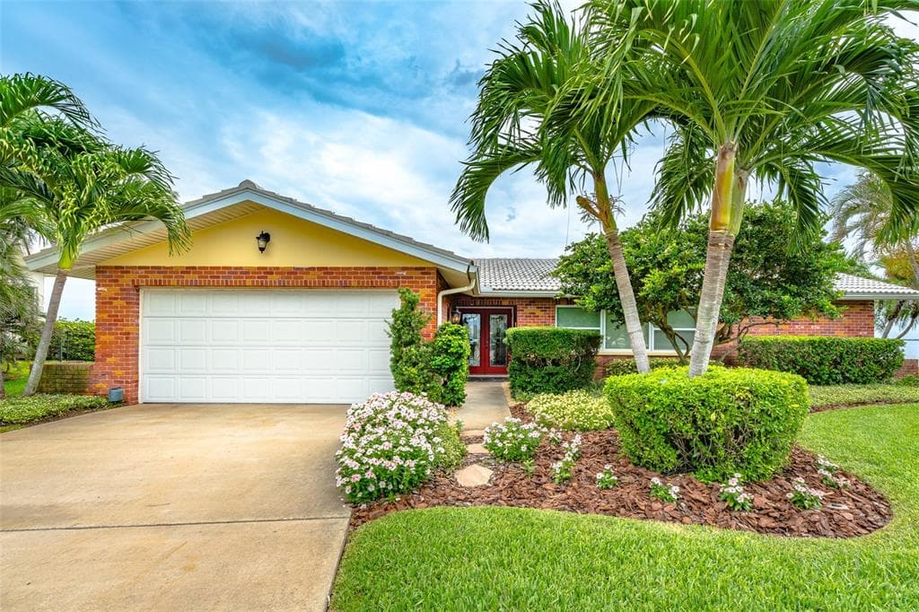 2099 KANSAS AVENUE NE ST PETERSBURG, FL 33703