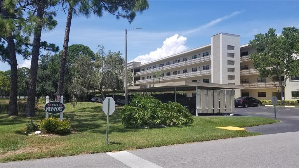 6070 80TH STREET N UNIT 401 ST PETERSBURG, FL 33709