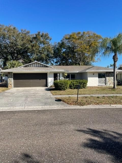 611 SANDY HOLLOW ROAD TARPON SPRINGS, FL 34689