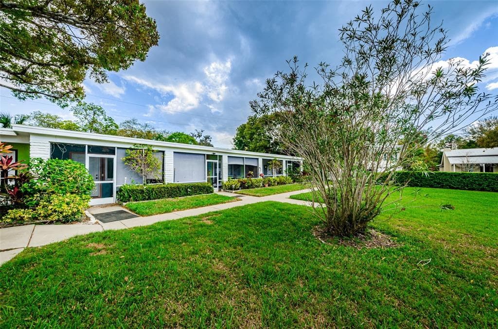 348-3 PENNSYLVANIA AVENUE UNIT 7 PALM HARBOR, FL 34683