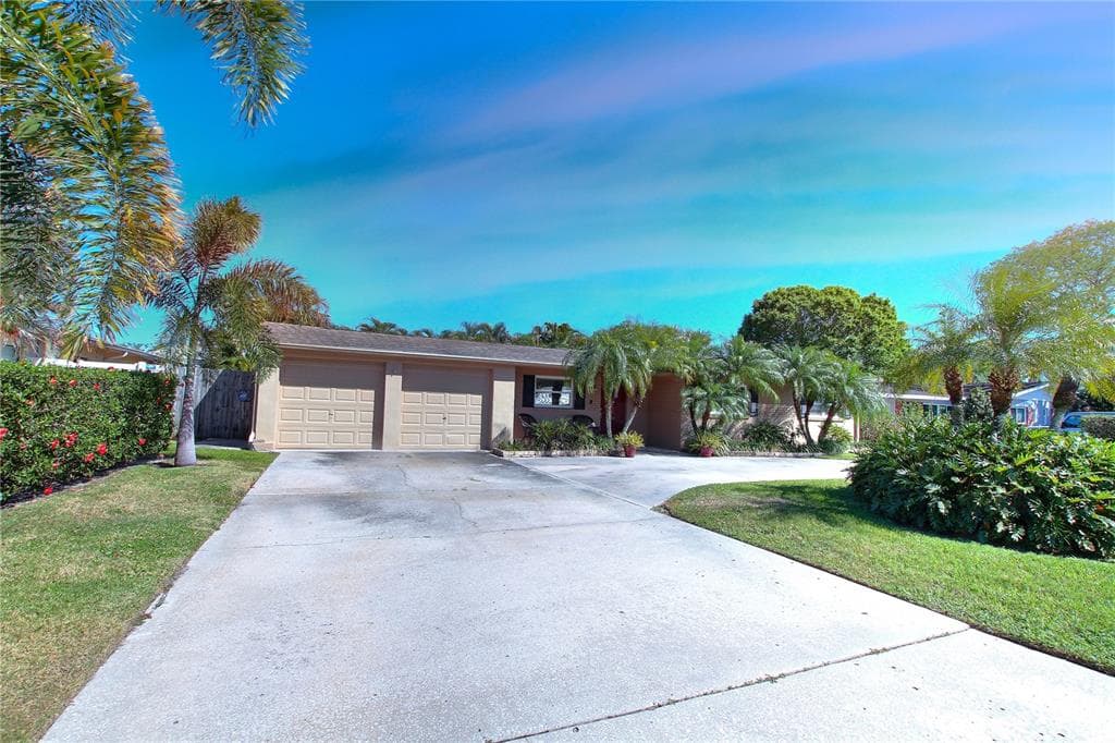 3935 W EDEN ROC CIRCLE