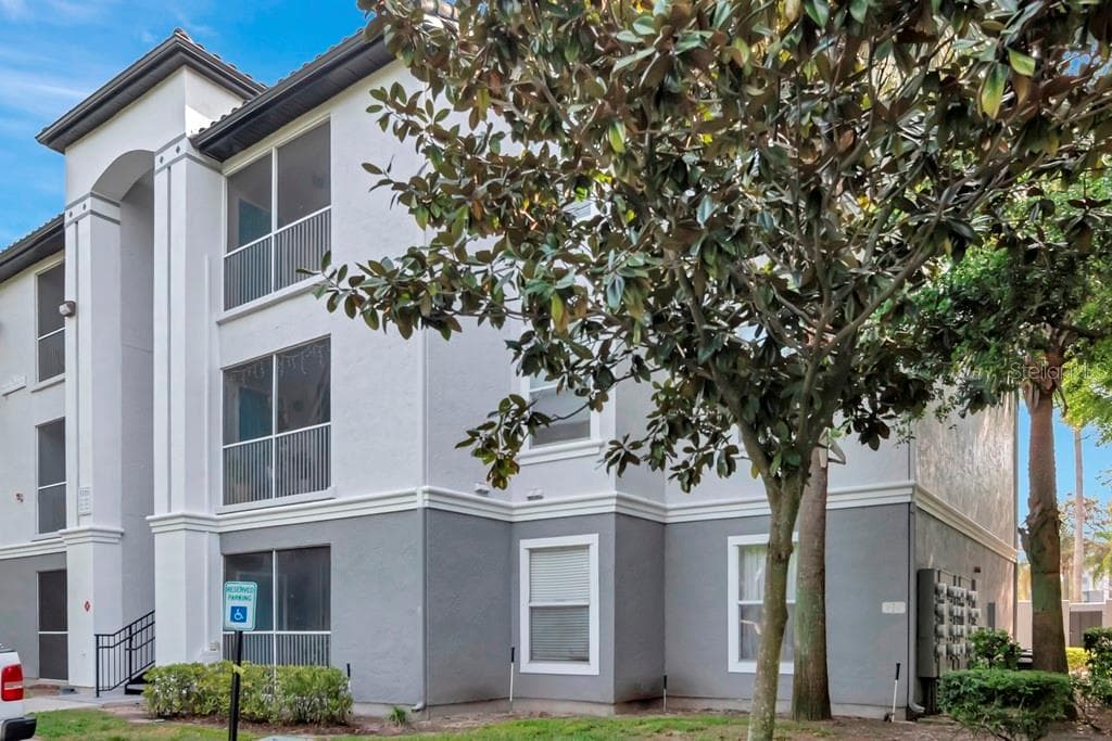 5507 LEGACY CRESCENT PLACE UNIT 301 RIVERVIEW, FL 33578