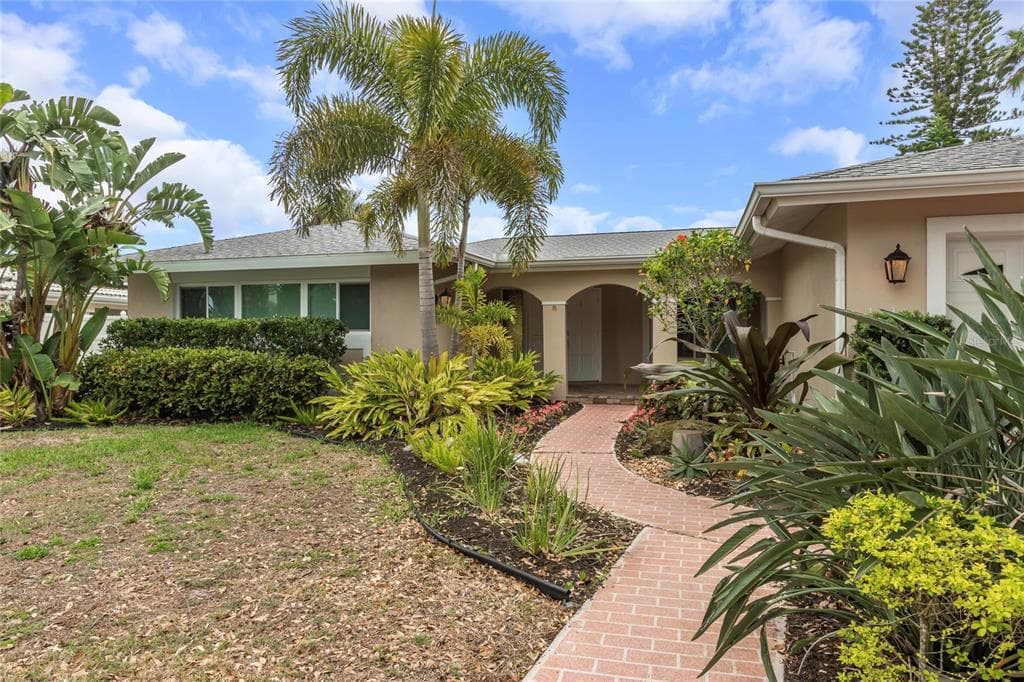 113 WINDWARD ISLAND CLEARWATER, FL 33767