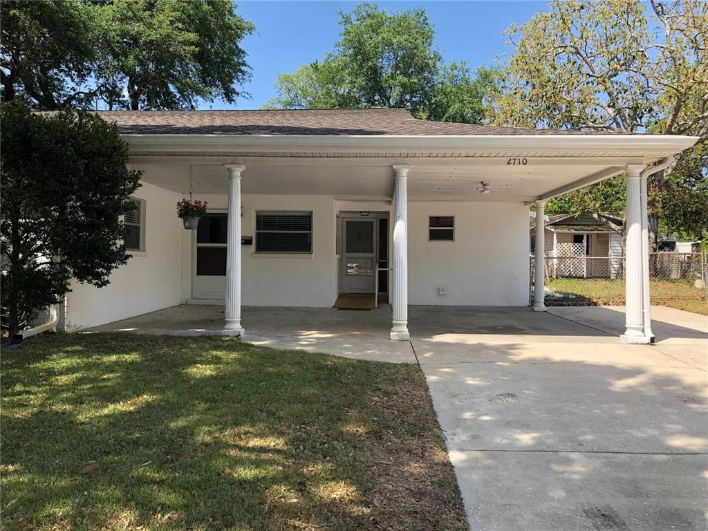 2710 VARSITY PLACE