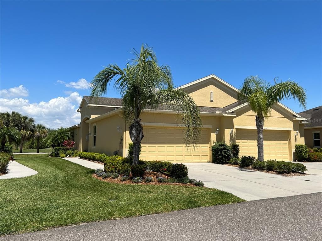 2221 NOTTINGHAM GREENS DRIVE UNIT 39 SUN CITY CENTER, FL 33573