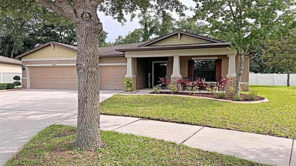 2240 LANDSIDE DRIVE VALRICO, FL 33594