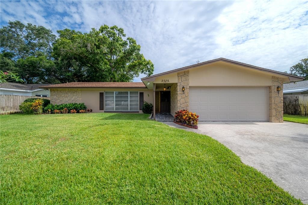 2228 EL DE ORO DRIVE CLEARWATER, FL 33764